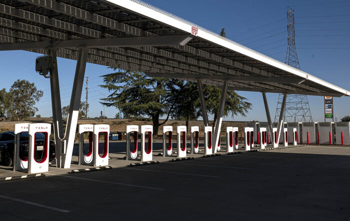 Tesla Lays Off Entire Supercharger Team [Update: Musk says supercharger growth will continue]